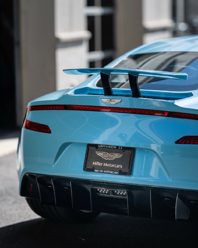 Aston Martin 1-77 3
