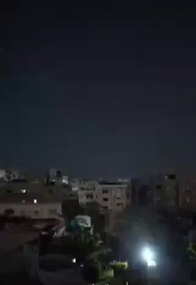 🎦 התקיפה האווירית הכבדה של ישראל על בית במחנה אל-מגאזי בעזה