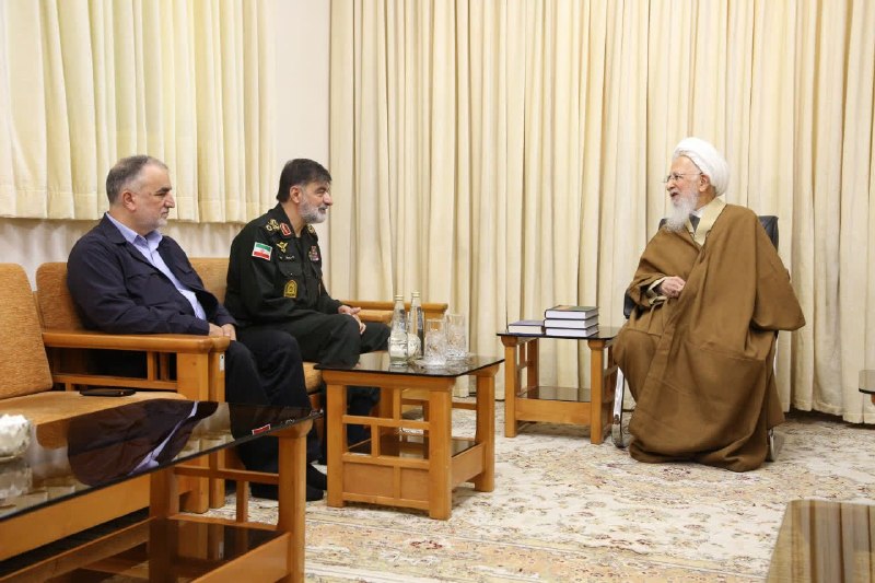 خبرگزاری بین المللی شفقنا: حضرت آیت الله جوادی آملی: کسی که مسئولیتی را بر عهده می‌گیرد، باید بداند که این مسئولیت، ملک شخصی او نیست◀️ حضرت آیت الل
