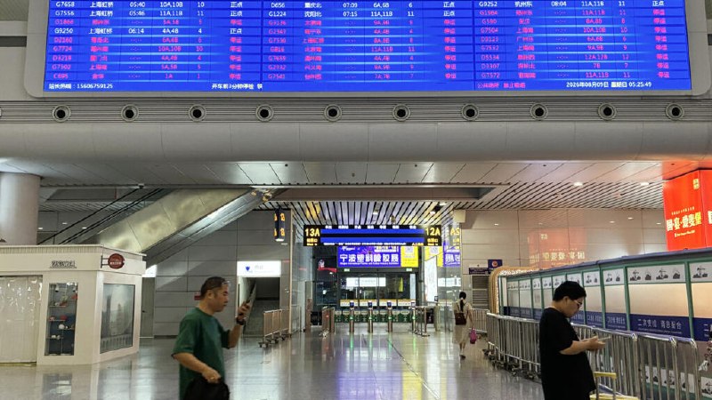 סין מבטלת טיסות, מוציאה צווי פינוי כשהטייפון דולפין מתנשא