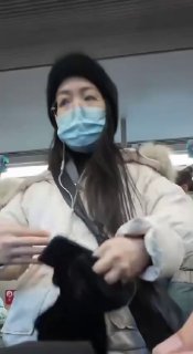 委屈的大哥和较真儿的妇女……  ⤵︎⤵︎