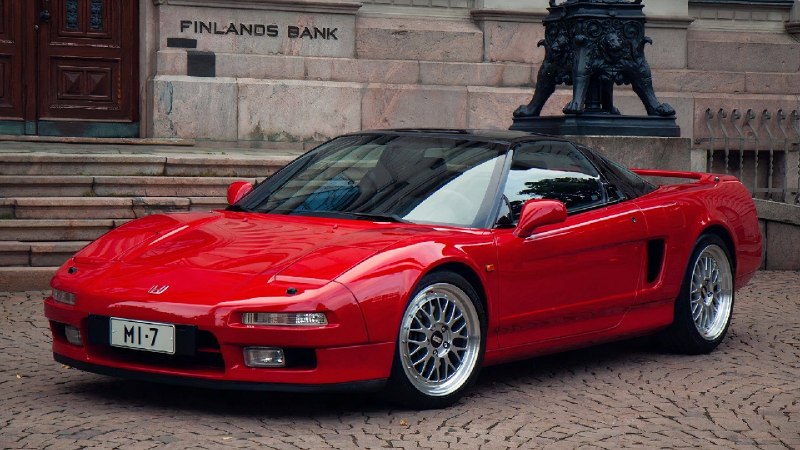 🔧 В мире автоэнтузиастов снова жарко! 🚗 На днях на аукционе RM Sotheby's был п
