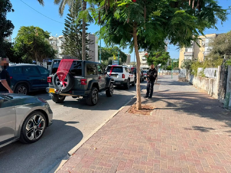 שיירת חתונה נעצרה בלוד: החתן עוכב, רכבים הורדו מהכביש