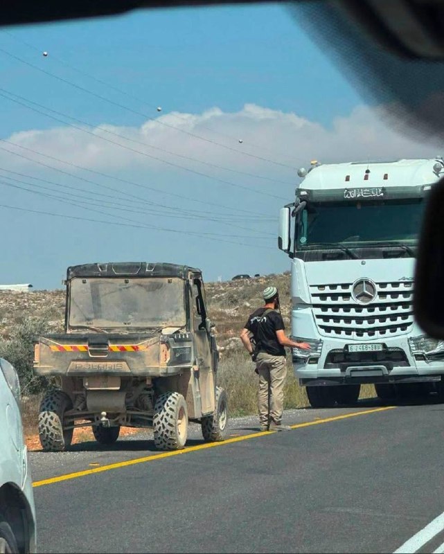 مستوطنون يغلقون طريقاً رئيسية في نابلس