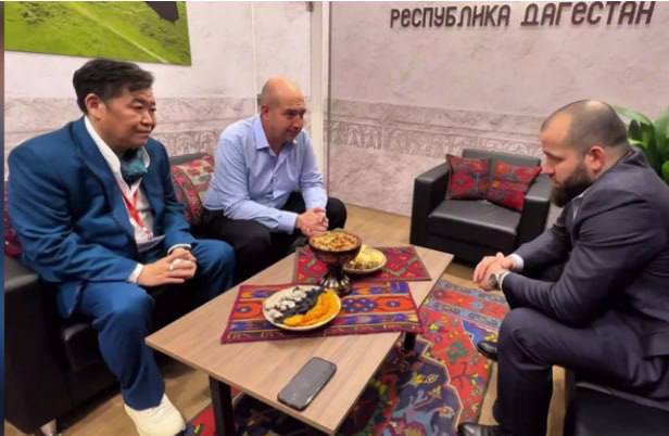 Китайские туроператоры заинтересовались уникальными лечебными источниками Дагестана фото