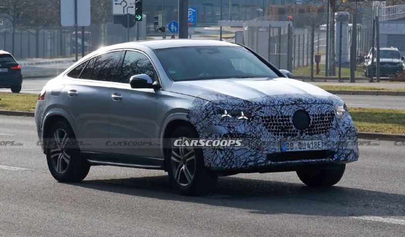 Обновленный Mercedes-Benz GLE получит новую оптику с трехлучевыми звездами 2
