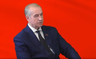 💬 Депутат ГД Левченко: «Те, кто начал эту ***, чувствуют, что с них могут спросить»Бывший губернатор Иркутской области и депутат Госдумы от КПРФ Сергей Левченко объяснил, почему, по его мнению, откладывается подписание мирных соглашений по Украине. Слова д
