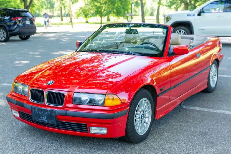 1996-й BMW 328i Convertible на аукционе уходит «не за зарплату», а в формате No