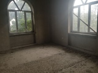 8-room apartment, 300 m² for sale