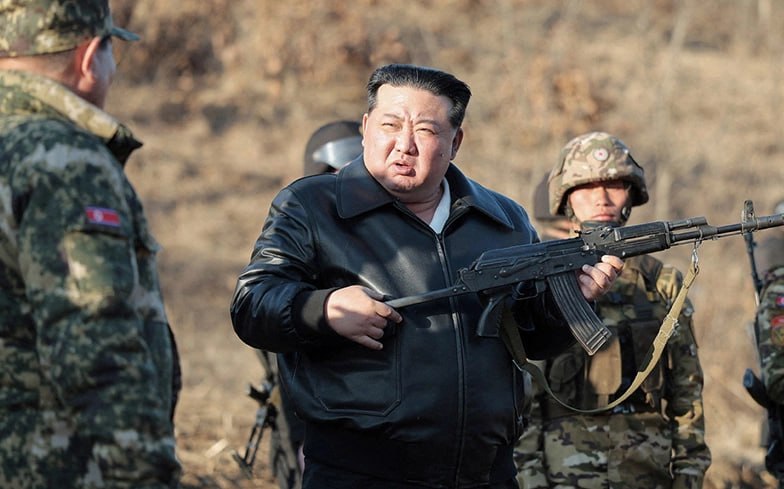קים ג'ונג און דרש לחזק את אימוני הלחימה של צבא DPRK ולהבטיח את מוכנותו למלחמה אפשרית, מדווחת הסוכנות המרכזי…