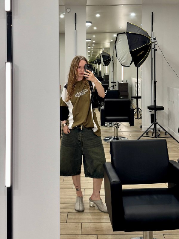 Завтра встречаемся тут, в гостях у моего старого друга и коллеги, амбассадора бренда Maria Nila — Кирилла Брюховетского🫶🏻Дорогие клиенты, спустя 8 месяцев разлуки, мы наконец-то пострижемся ❤️‍🩹Завтра встречаемся тут, в гостях у моего старого друга и коллеги, амбассадора бренда Maria Nila — Кирилла Брюховетского🫶🏻Дорогие клиенты, спустя 8 месяцев разлуки, мы наконец-то пострижемся ❤️‍🩹