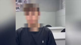 Силовики задержали трех жителей Волгограда, снимавших последствия ракетной атаки по военному заводу В Волгограде задержали как минимум трех жителей, снимавших последствия вчерашней ракетной атаки по военному заводу. Об этом сообщают издания «Говорит НеМоск