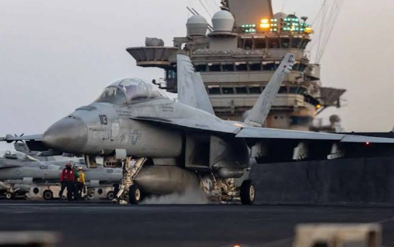 🔴 מטוסי קרב "F/A-18 Super Hornet" של צי ארצות הברית המריאו מנושאות המטוסים USS George W. Bush (CVN-77) ו-U…