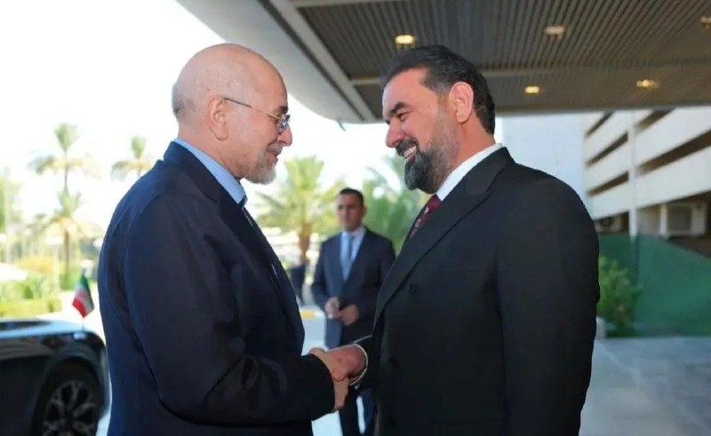 باریش نیوز: 🟥سیانان: عراق خود را میانجی بالقوه میان آمریکا و ایران می داند◽️عراق بارها در میانه تنشها میان آمریکا و ایران گرفتار