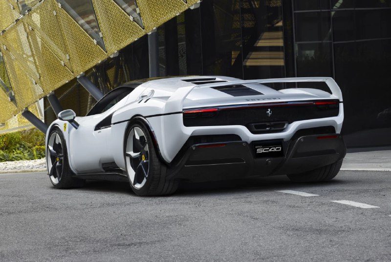 Ferrari представила современную версию суперкара F40 4
