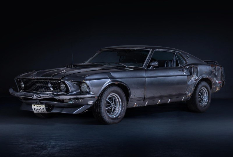 На аукционе продают Ford Mustang Джона Уика 2