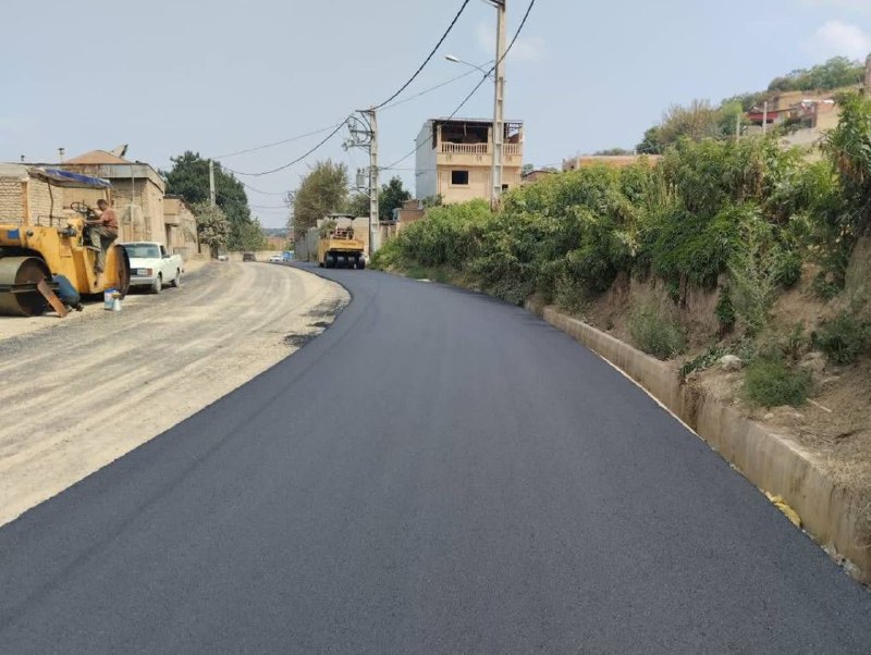 خبرگزاری صداوسیما گلستان: معابر خاکی روستاهای گلند فخرآباد و تاریک محله آسفالت شد🔹همزمان با هفته دولت و در آستانه هفته وحدت، پروژه زیرسازی و آسفال