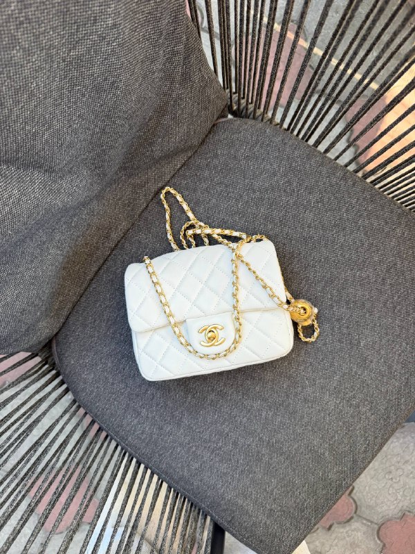 Chanel Chanel Mini 17 Classic Flap Bag in Ivory with Gold, фото 8