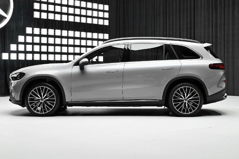 Mercedes показал удлинённый электрический GLC 3