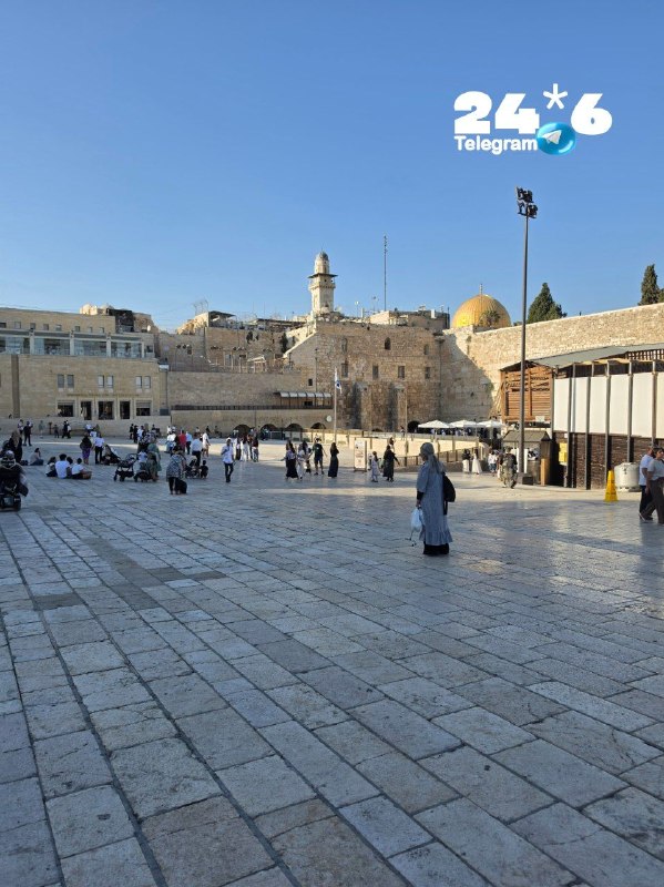 חודש טוב לעם ישראל מהכותל המערבי.