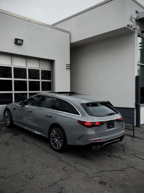 Новый Mercedes Benz E53 AMG Estate 4MATIC+ с 3,0-литровым 6-цилиндровым рядным двигателем мощностью  6