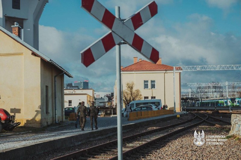 רוסי נעצר בפולין בחשד לריגול. האיש אותר ליד מעבר רכבת בעיירה Świdnica, מחוז שלזיה התחתונה. הוא ניסה להסתתר…
