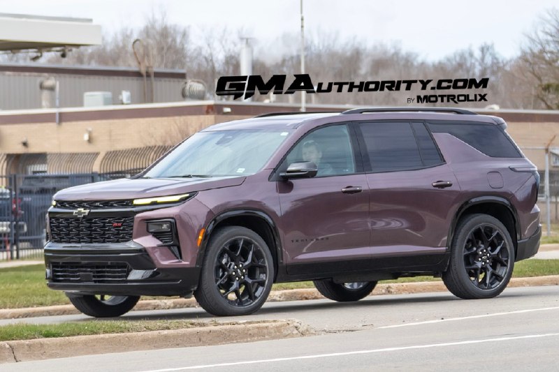 🚗✨ Новая **Chevy Traverse RS** в сравнении с предыдущей моделью – это не