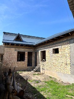 Срочна Продаю дом каробка 4 комнат 2 сотки