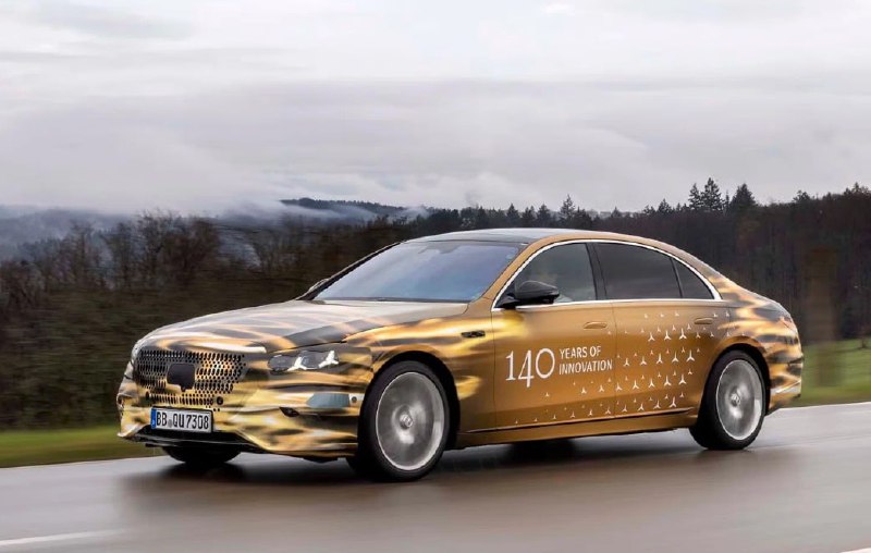 Обновлённый S-Class получит три гибрида и новый V8...