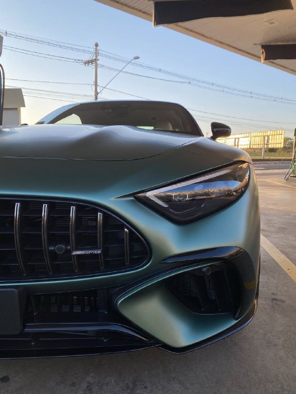 New SL 63 AMG E-Performance Hybrid 4.0-L V8 BITURB...