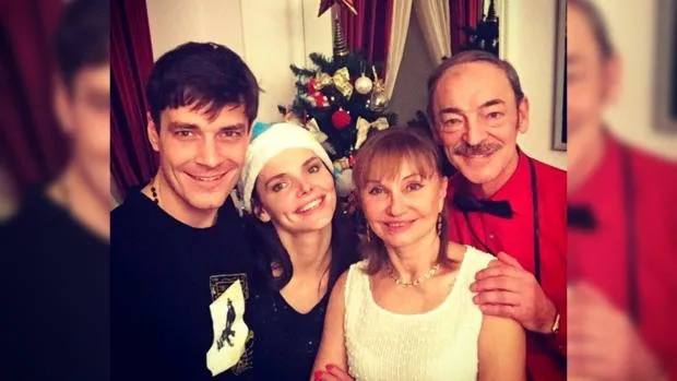 Максим Матвеев, оказывается, когда-то пришел к Михаилу Боярскому просить руки Ли