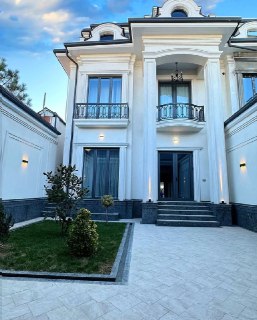 Do‘mbirobodda 7xonali  hovli sotiladi