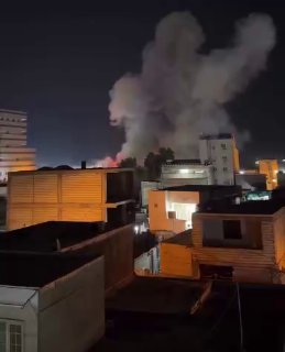 🎥 רגע הפגיעה במזח הדייגים מאחורי העיר במרכז העיר בנדר עבאס
