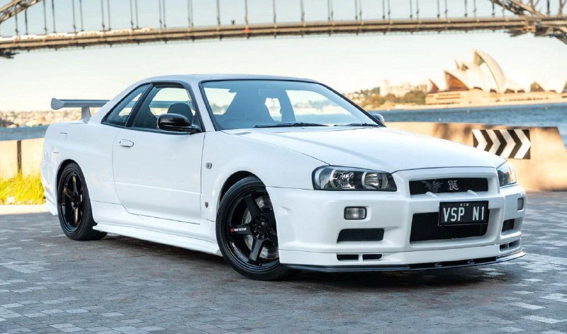 Старый Nissan Skyline GT-R 2000 года продали за 29,5 млн рублей