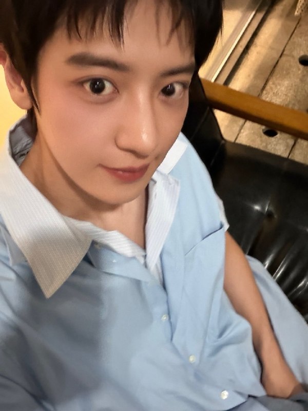 𝑻𝒐 𝒀𝒆𝒐𝒍𝒊𝒆🍒: …just saying he looks so kissable 😚…just saying he looks so kissable 😚