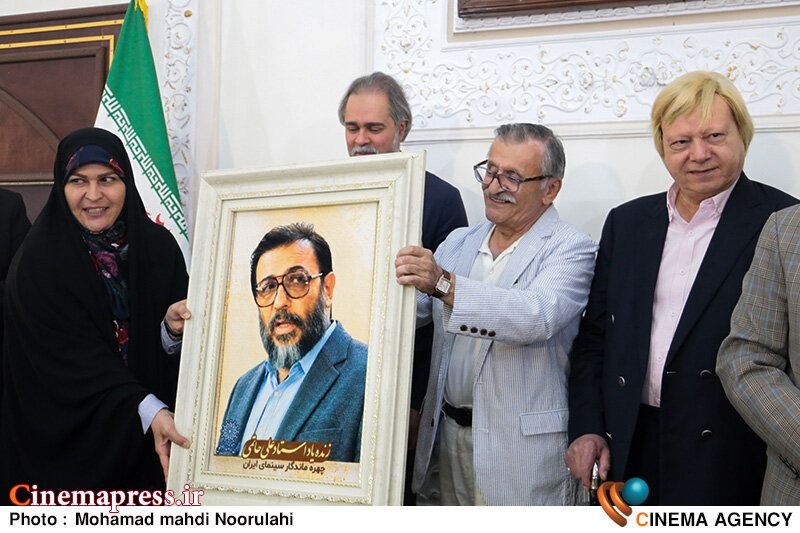 کانال خبرگزاری سینماپرس: 🔹 🔸 عکس/ آیین بزرگداشت زندهیاد «علی حاتمی»♦️ سینماپرس: آیین بزرگداشت زندهیاد «علی حاتمی» در بعدازظهر روز یکشنبه ۲۵ مرد