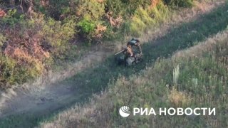 🔴 קרב מל"טים: עימות של רובוט קרקע אוקראיני עם מיקרו-ציפור רוסית