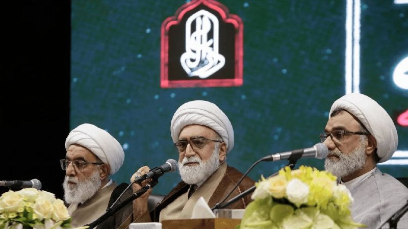 اخبار خراسان رضوی: شجاعت مبارزاتی، فکری و علمی، شاخصه بارز رهبر شهید🔹 تولیت آستان قدس رضوی: رهبر شهید انقلاب عالمی بزرگ، جامعنگر، شجاع و ب