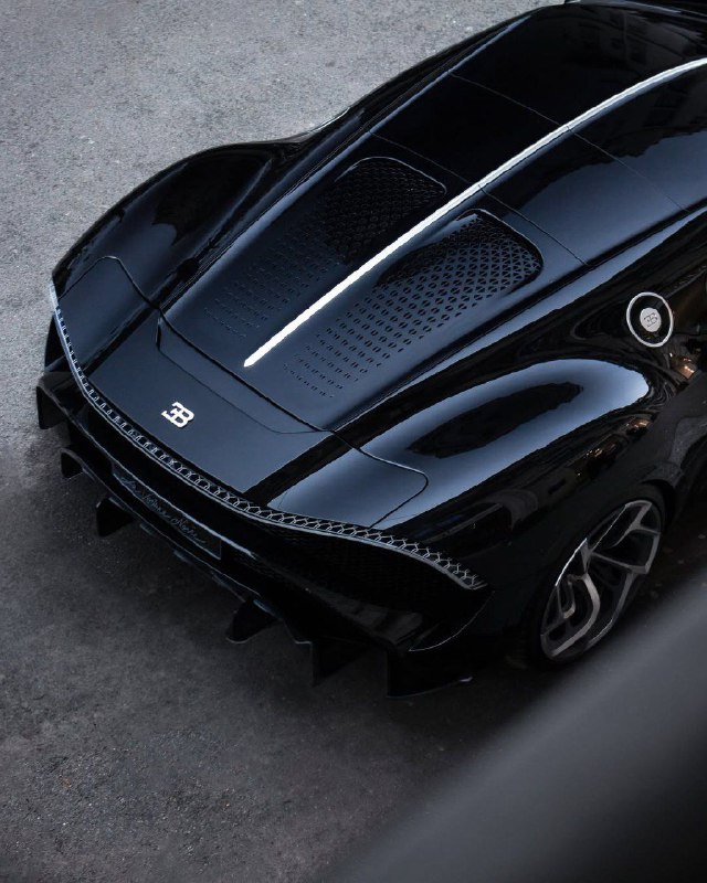 Bugatti La Voiture Noire 3