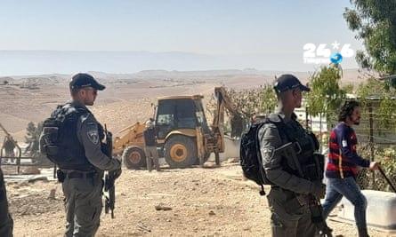 🇮🇱 צהל הורה להרוס את הבית של התוקף בכפר טאל. מפקד פיקוד המרכז חתם על צו החרמה והרס לבית שבו התגורר המחבל…
