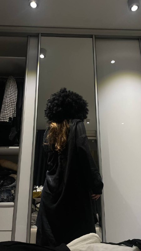 Еду в Москву с чемоданом париков на съемки. К слову, у меня отпуск, так что делаем выводы — эта съемка для меня очень важна. КСАТИ, это клип.P.S. надеюсь, можно будет приоткрыть закулисье своей работы 🌹без полноценных образов, конечноЕду в Москву с чемоданом париков на съемки. К слову, у меня отпуск, так что делаем выводы — эта съемка для меня очень важна. КСАТИ, это клип.P.S. надеюсь, можно будет приоткрыть закулисье своей работы 🌹без полноценных образов, конечно