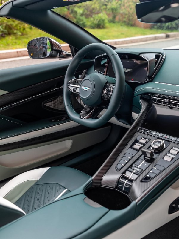 Недавно в Монако был представлен новый DB12 S. 9