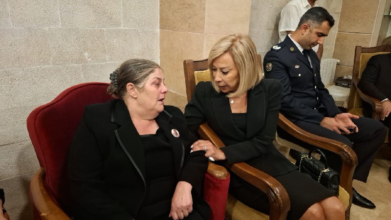 הגברת הראשונה נמט עאון משתתפת בהלווייתו של השהיד... חייל במשמר הרפובליקני פטריק בקאריאן