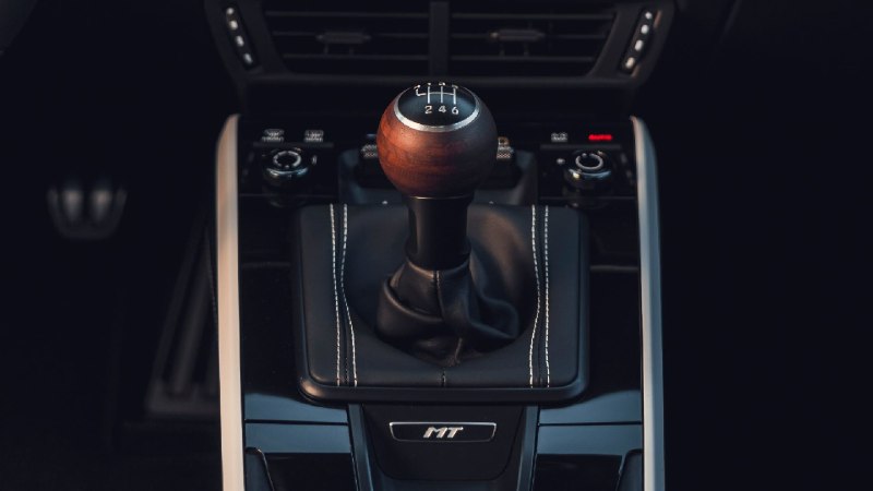 🌞 В мире спорткаров произошло знаковое событие: Porsche представила новую верси