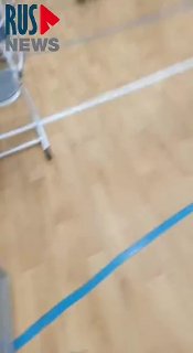 На участках в Москве и Петербурге наблюдателям мешают вести съемкуЧлены избирательных комиссий запрещают наблюдателям снимать бюллетени, сейф-пакеты и урны, а также угрожают им судами и уголовными делами. В Петербурге председатель УИК ударил наблюдательниц