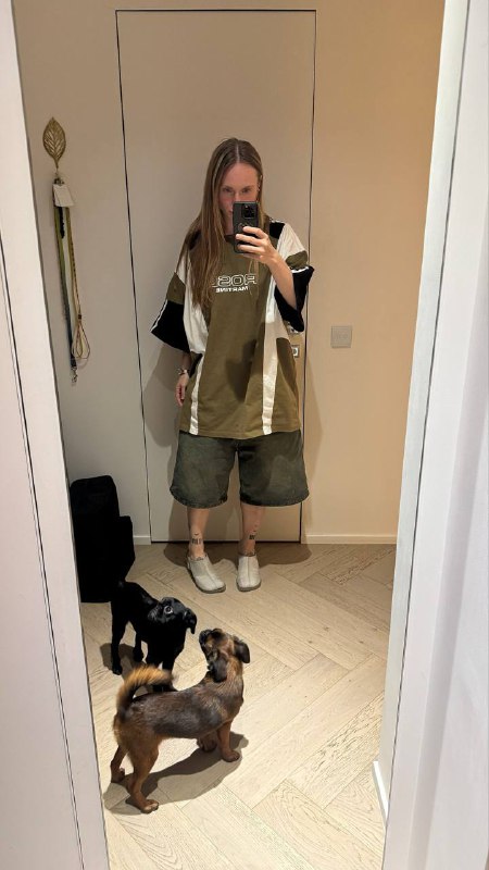 — Процесс создания новой коллекции для бренда украшений HAIRPIN;— ожидание любимого человека из командировки;— поиск нового жилья;— разработка дизайн-проекта мастерской;— встречи с друзьями;— мои открытия в косметологии и заботе о себе;— новые друзьяОтличный август. Как никогда, чувствую себя живой 😌— Процесс создания новой коллекции для бренда украшений HAIRPIN;— ожидание любимого человека из командировки;— поиск нового жилья;— разработка дизайн-проекта мастерской;— встречи с друзьями;— мои открытия в косметологии и заботе о себе;— новые друзьяОтличный август. Как никогда, чувствую себя живой 😌