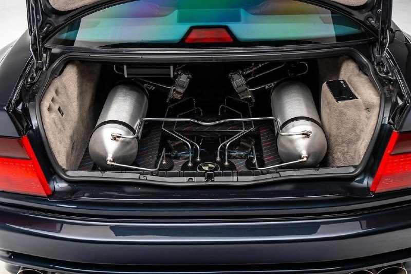 M73 V12 850CI 5