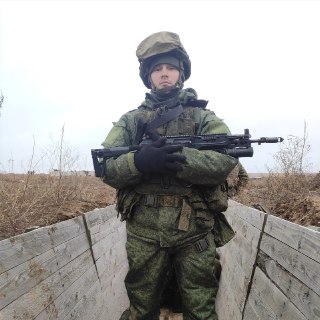 По информации Mash, бывший помощник Владимира Жириновского Александр Сафонов служил в ЛНР. В войсках был известен под позывным Дервиш.25 августа Сафонов получил осколочное ранение — основной удар пришелся на бронежилет, но часть осколков попала в голову. В