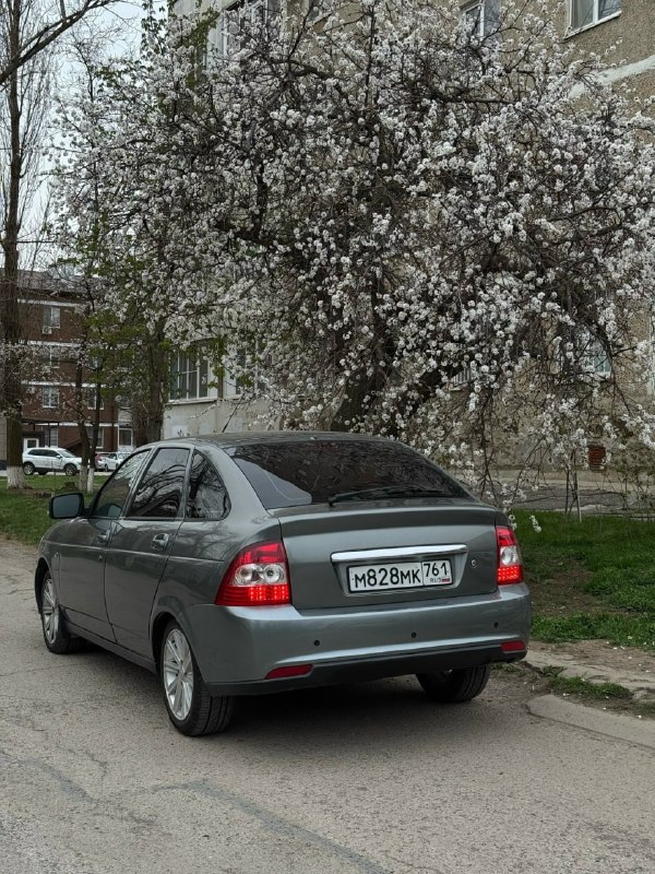 Продам приору 2008 год комплектация люкс 4 подъемника, подогрев сидушке парктроники свет идеальный с... - фотография