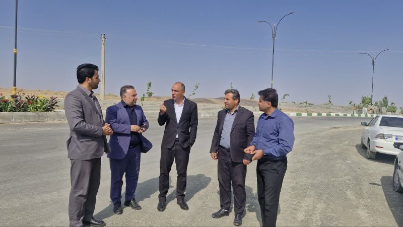 نیوز الیگودرز: اداوی فرماندار ویژه الیگودرز؛ ساختمان جدید بخشداری بربرود شرقی در هفته دولت افتتاح می‌شوددر راستای بررسی میدانی روند اجر